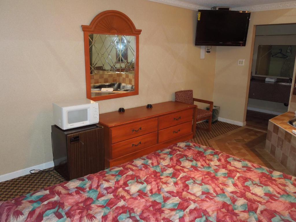 Red Carpet Inn Absecon Galloway Room photo